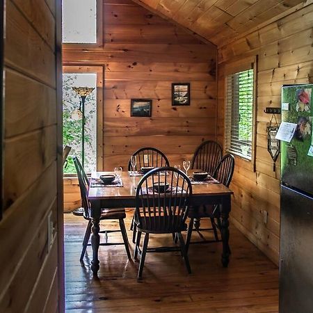 Holly Tree Hideaway - Semi Secluded Mtn Setting Villa Sevierville Ngoại thất bức ảnh